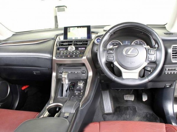 Lexus NX300