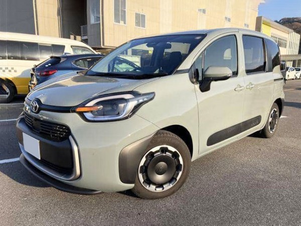 Toyota Sienta