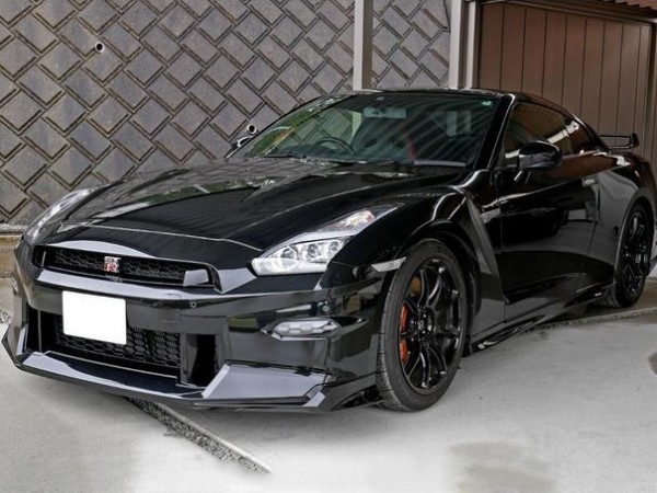 Nissan GT-R