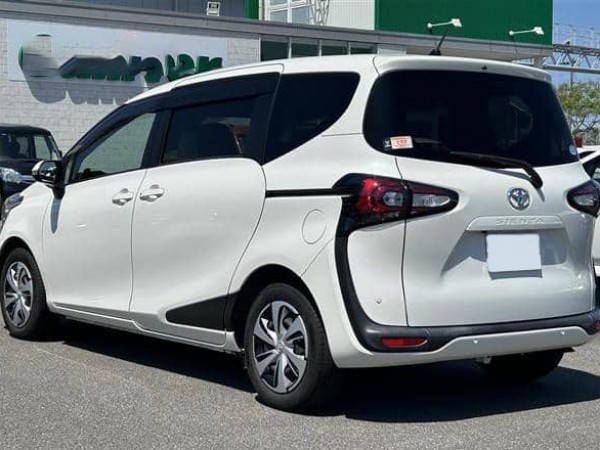 Toyota Sienta
