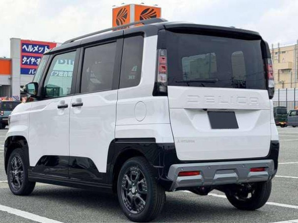 Mitsubishi Delica Mini