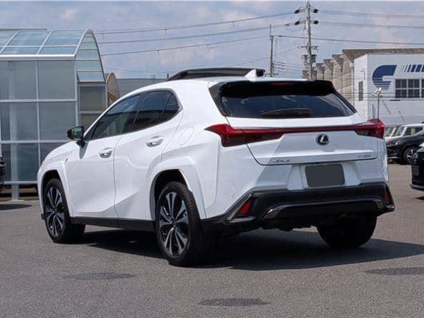 Lexus UX200