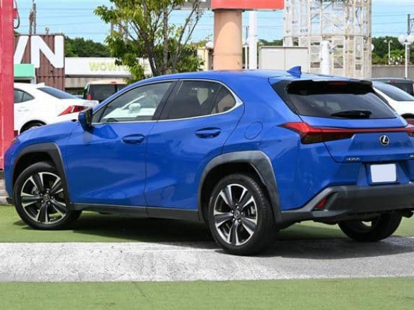 Lexus UX200