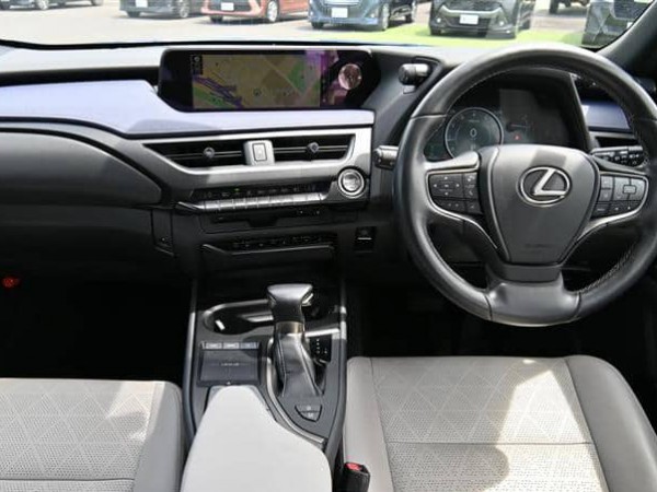Lexus UX200