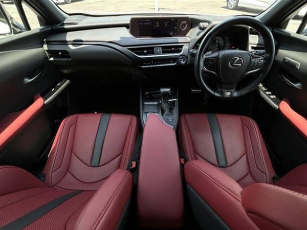 Lexus UX250h