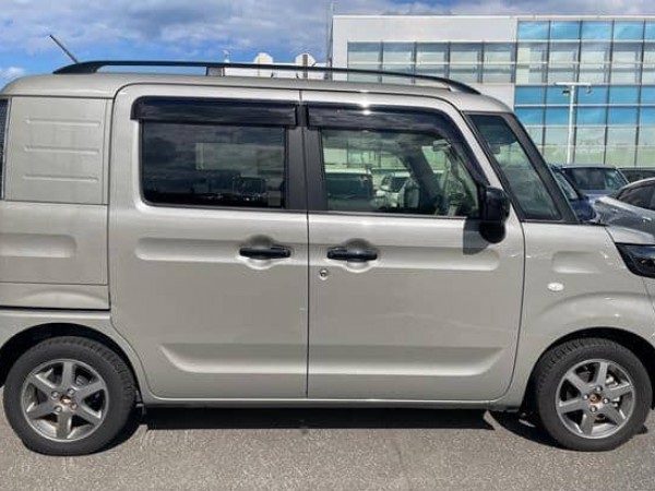 Suzuki Spacia