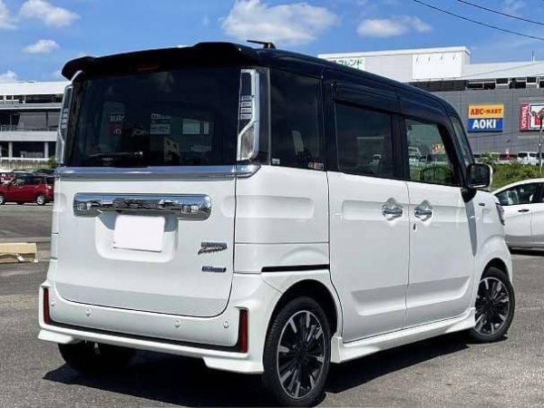 Suzuki Spacia