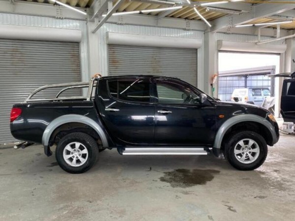 Mitsubishi Triton