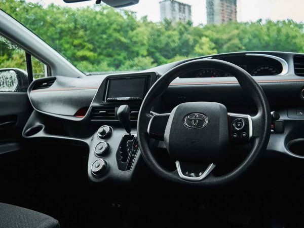 Toyota Sienta
