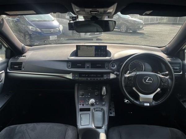Lexus CT200h