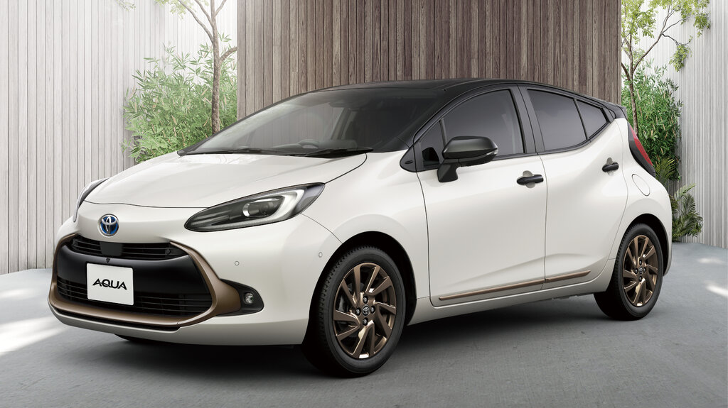 Toyota Aqua XP210