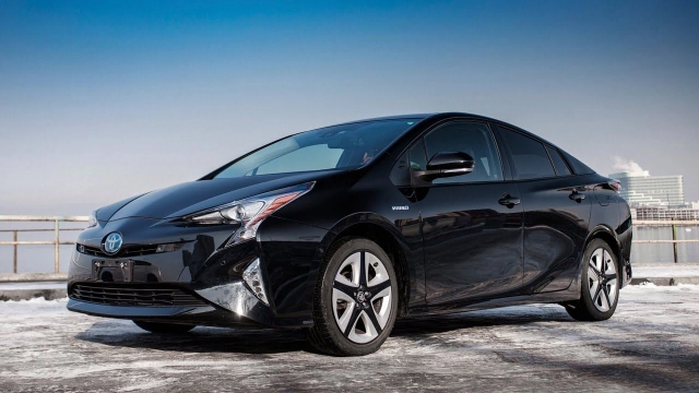 TOYOTA PRIUS [1.8 A TOURING SELECTION] ЛИДЕР ПРОДАЖ! ЭКОЛОГИЧНЫЙ И СТИЛЬНЫЙ