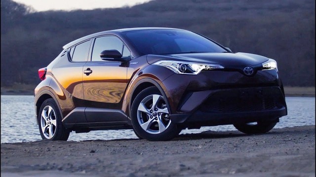 TOYOTA CH-R HYBRID PRIUS В ОБЛИЧЬЕ КРОССОВЕРА САМЫЙ СТИЛЬНЫЙ ПАРКЕТНИК