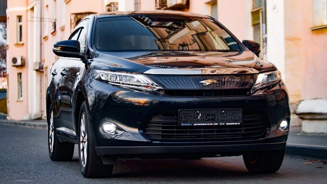 TOYOTA HARRIER AVU65W ЭЛИТА ЯПОНСКИХ КРОССОВЕРОВ