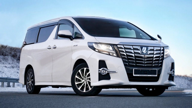 Toyota Alphard AYH30W Hybrid SR C Package 4WD Величайший автобус Гениальность японской мысли