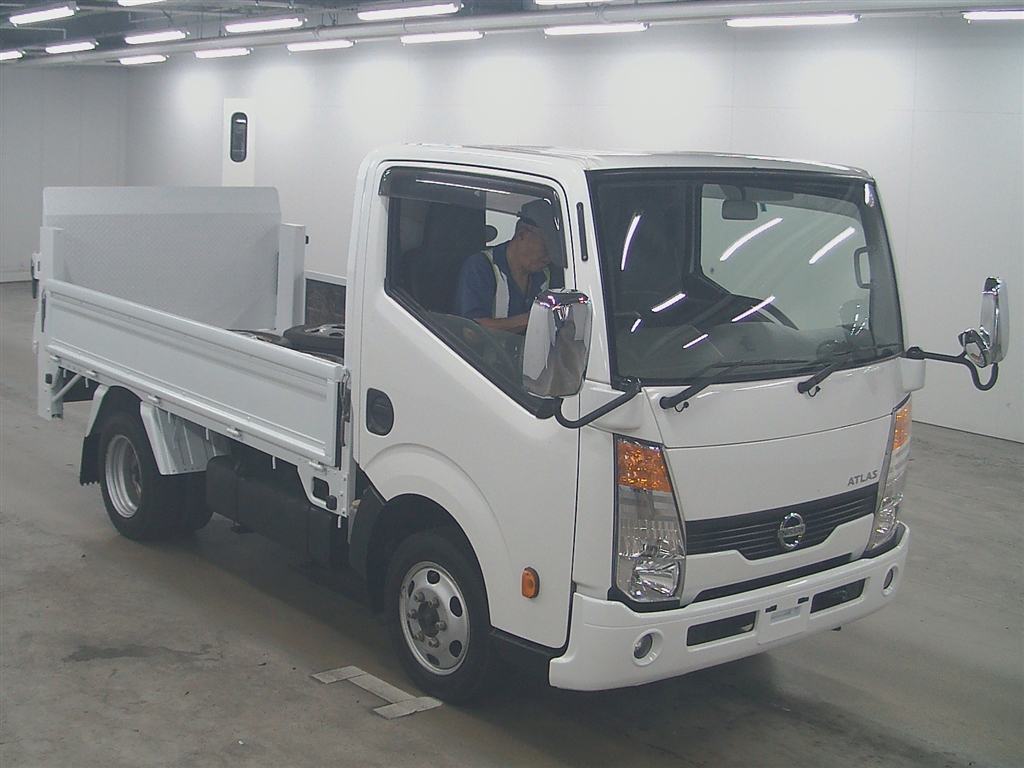 Куплю японский грузовик бу. Nissan Atlas f24. Nissan Atlas 2014. Nissan Atlas 5 тонн. Ниссан атлас 5 тонник.