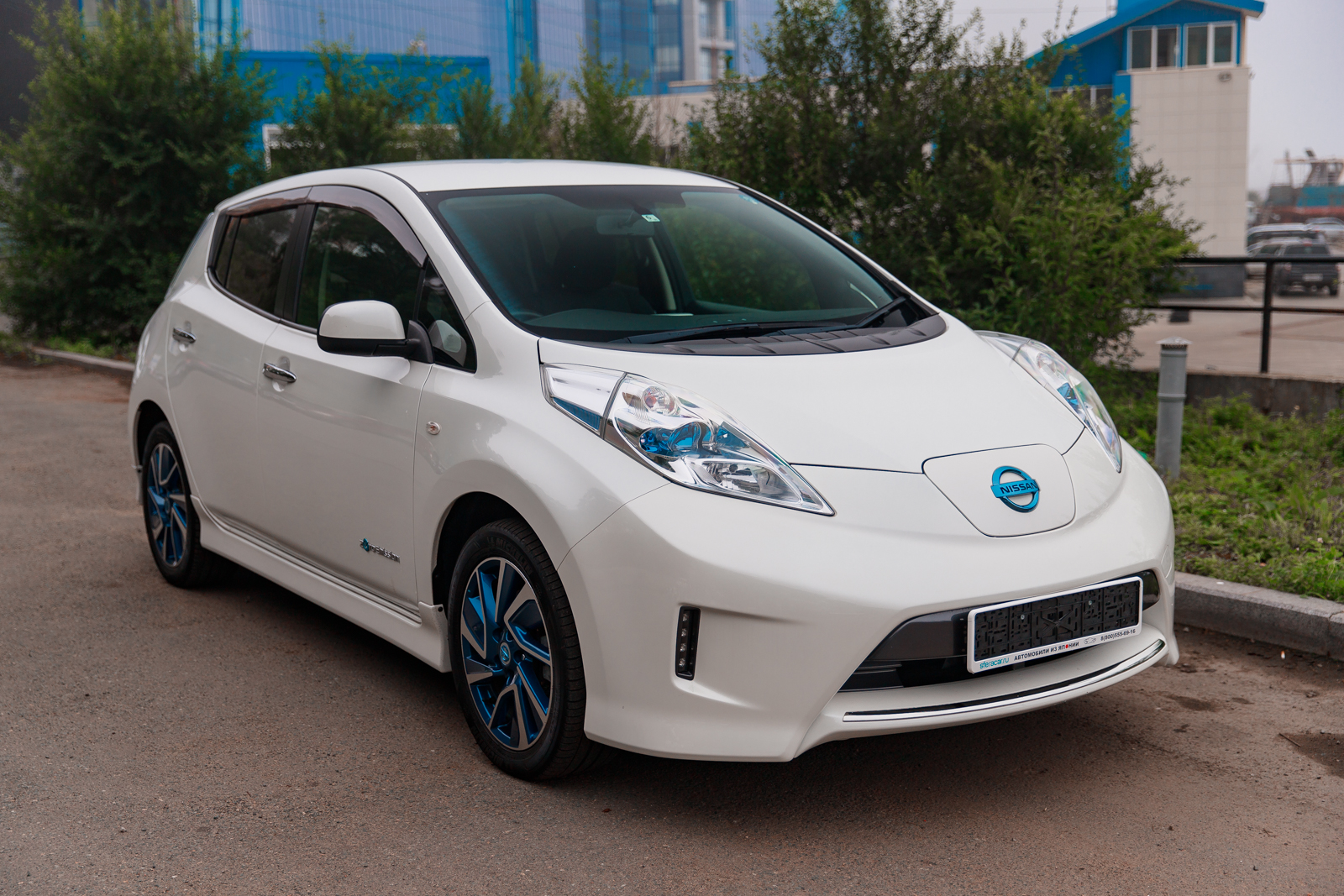 Купить Nissan LEAF AZE0 2017 года из Японии с аукциона - 109 л.с.,  Электрокар, 24kWh G Aero Style, Правый руль, Редуктор, пробег 6000 -  Sferacar.ru