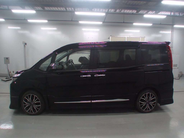 Toyota Noah 80